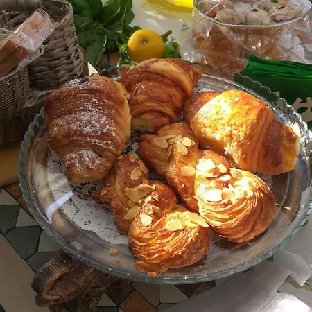 לינה וארוחת בוקר Profumo Di Bergamotto 3*